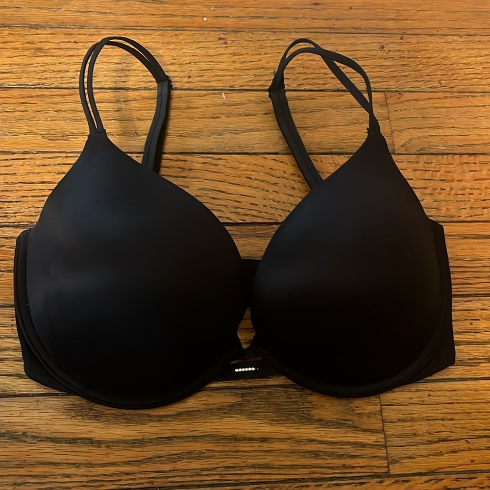 Victoria secret very sexy push up bra size 32DDD